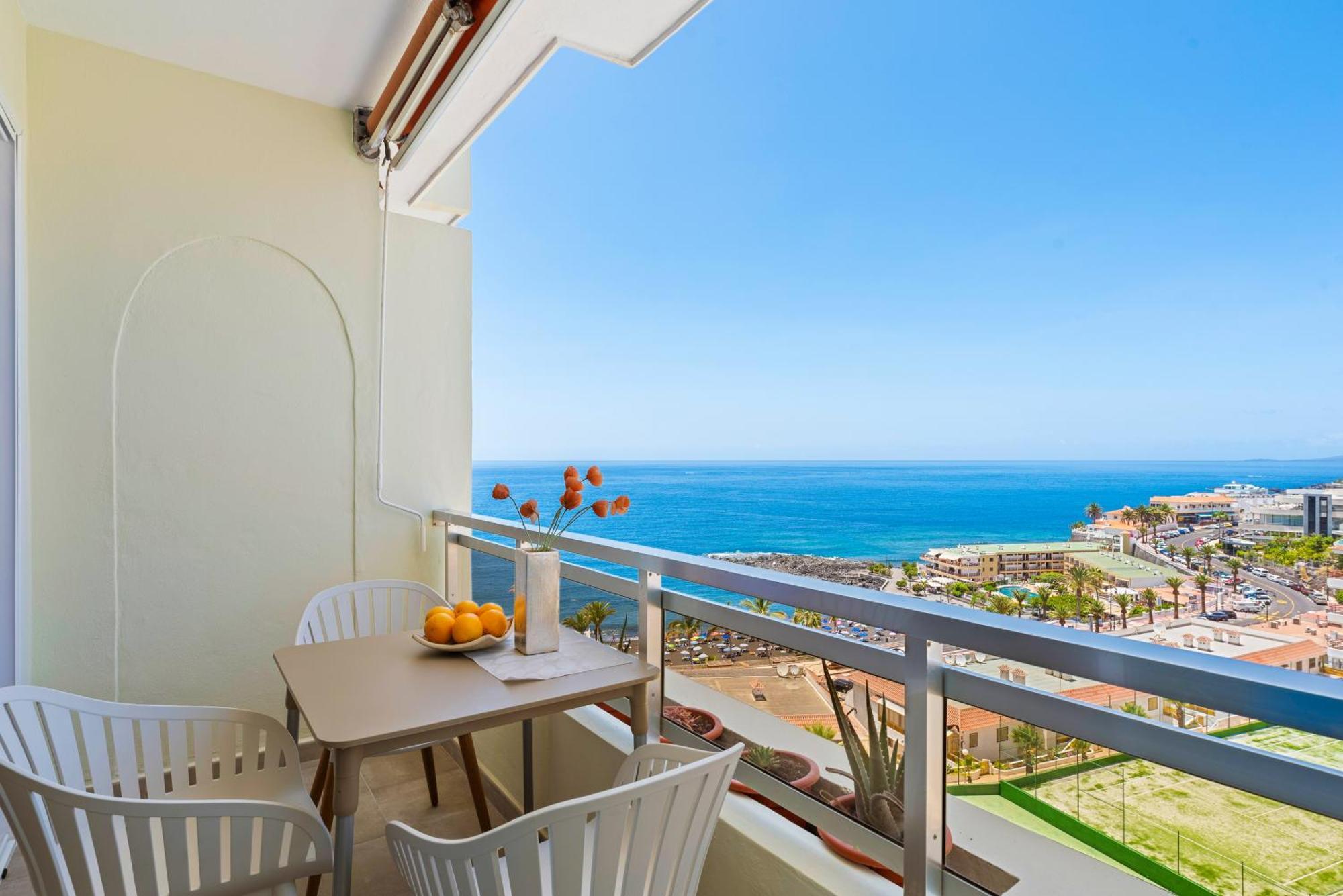 Arenas Negras Playa La Arena, Newly Renovated Apartment ปัวร์โตเดซานตีอาโก ภายนอก รูปภาพ